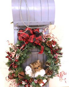 sleigh & wreath